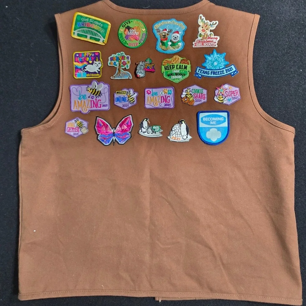Girl Scouts USA Central Texas Brownie Vest Troop 2118 Brown Patches Pins Uniform